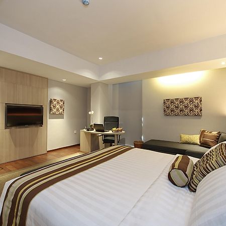 Hotel Ra Premiere Simatupang Cilandak  Esterno foto
