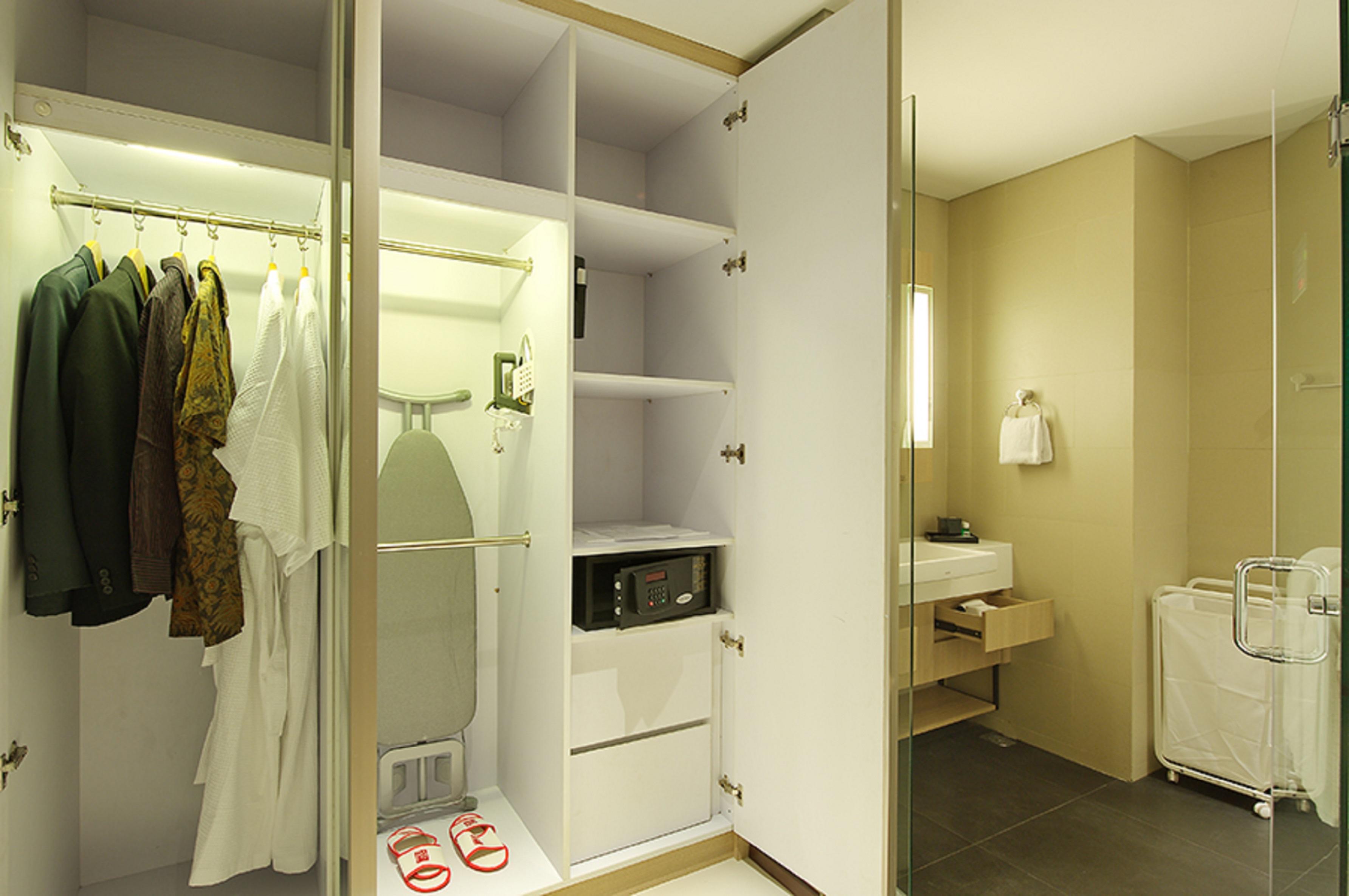 Hotel Ra Premiere Simatupang Cilandak  Esterno foto