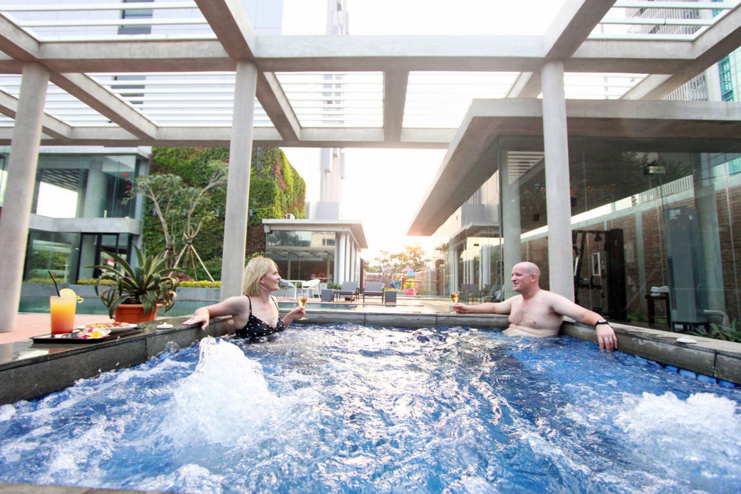 Hotel Ra Premiere Simatupang Cilandak  Esterno foto