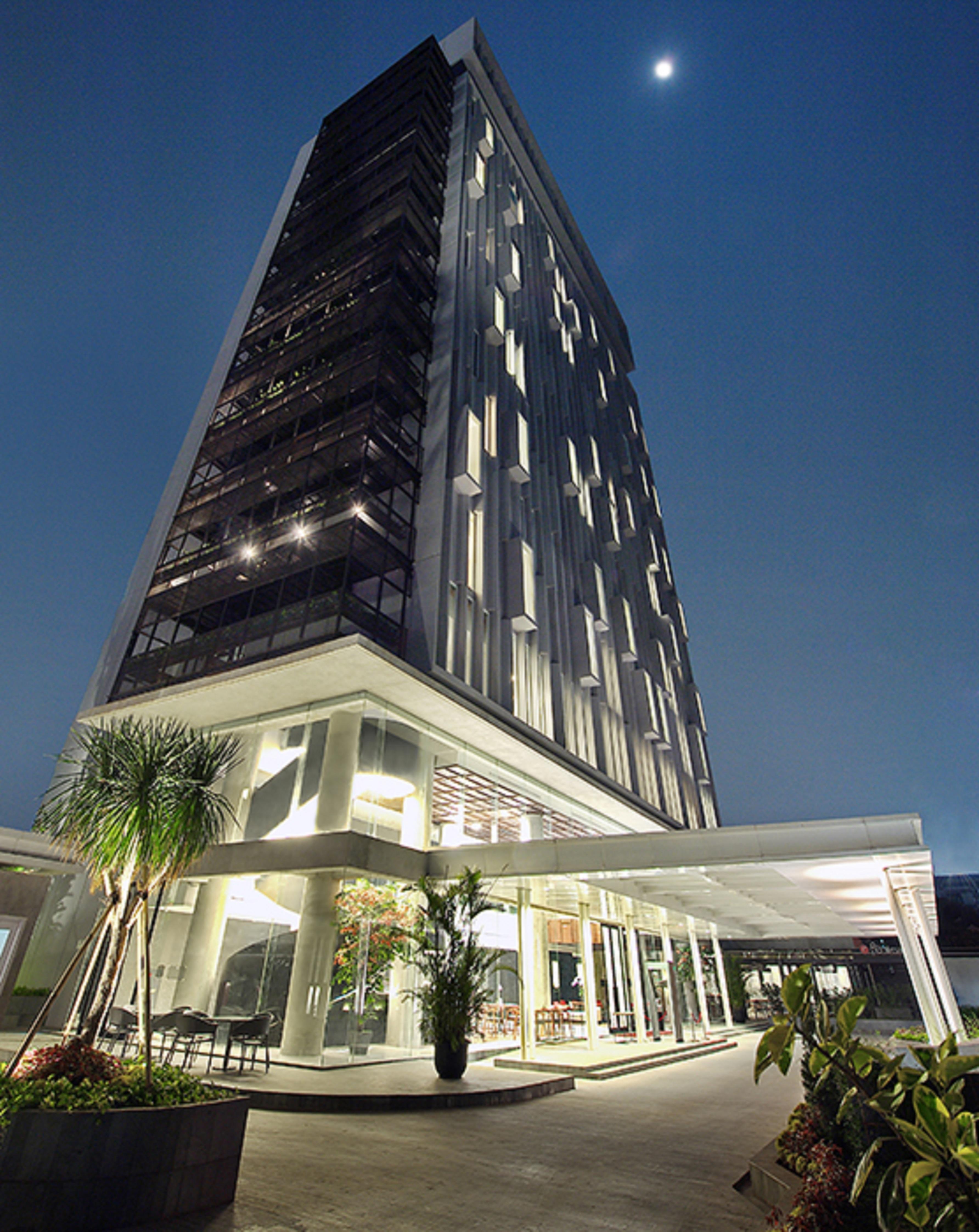 Hotel Ra Premiere Simatupang Cilandak  Esterno foto